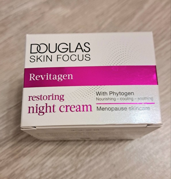Douglas Skin Focus Restoring Night Cream éjszakai arckrém