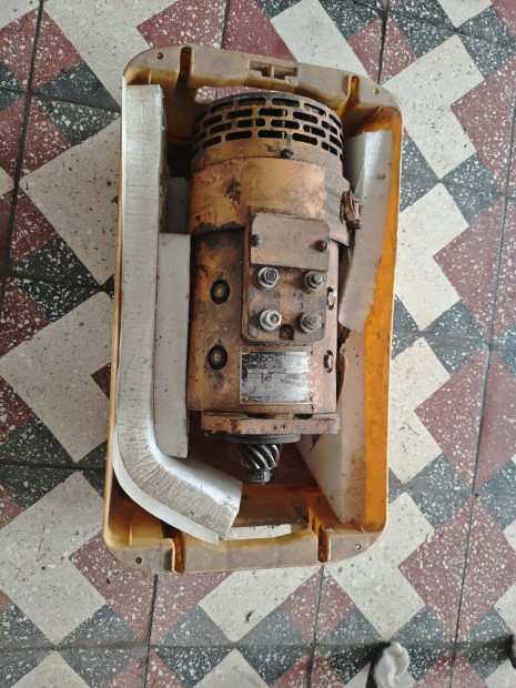 Dpv 24/21 targoncamotor elad� !