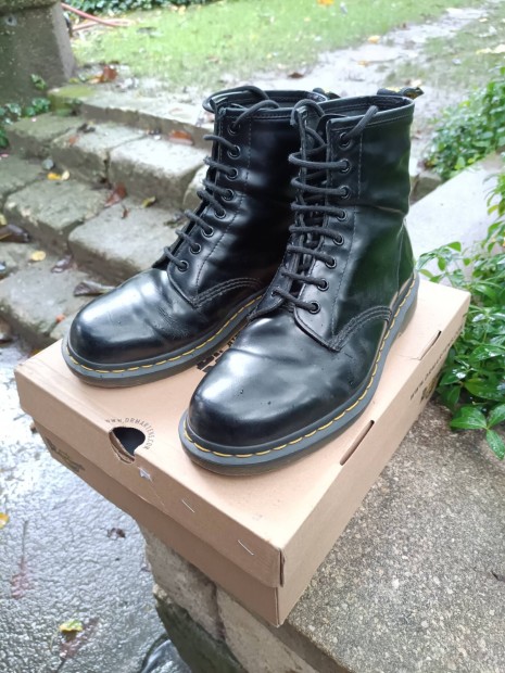 Dr Martens Air Wair bakancs (42) fekete