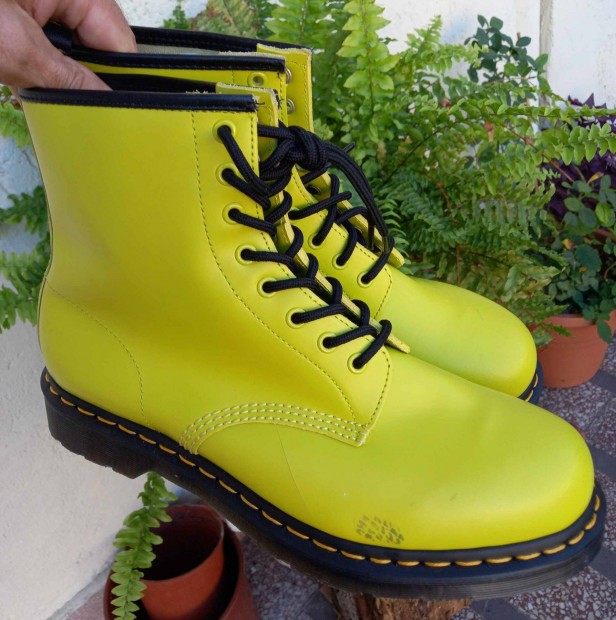 Dr Martens Neon Lime green bakancs.cscs j darab 44 es