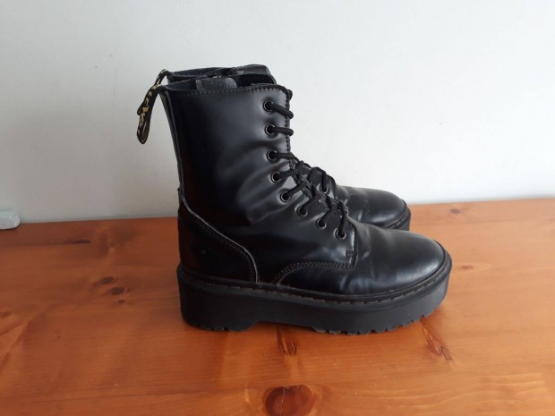 Dr Martens felirat ni bakancs platform 38-as 38