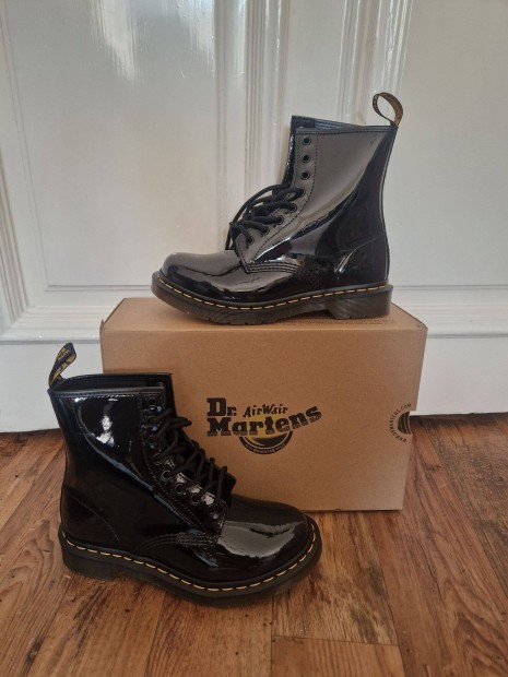 Dr Martens lakk fekete bakancs 39-es / UK 6-os mret j