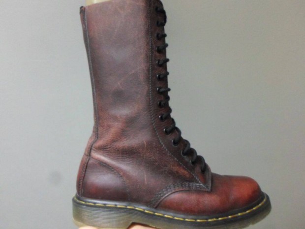 Dr Martens magasszr br bakancs 39 es