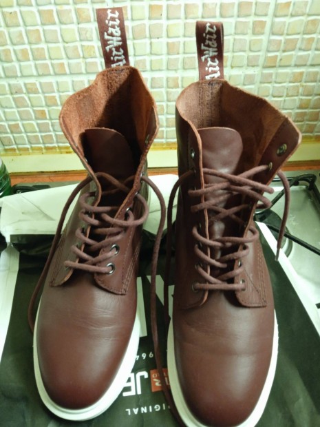 Dr Martens női bakancs eladó