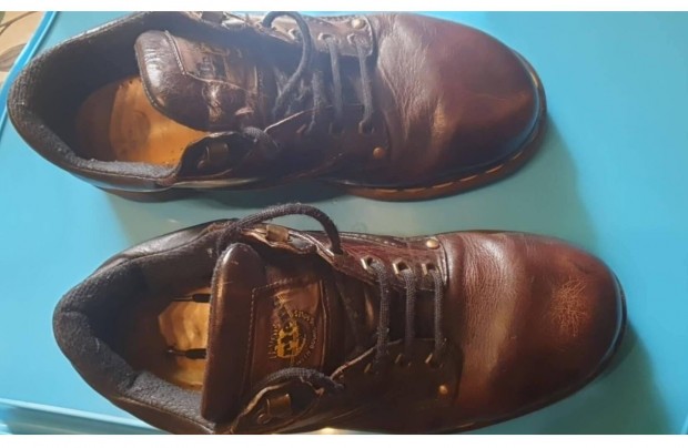 Dr. Martens 41-es frfi brcip. Retr koncertjr igazi brcip