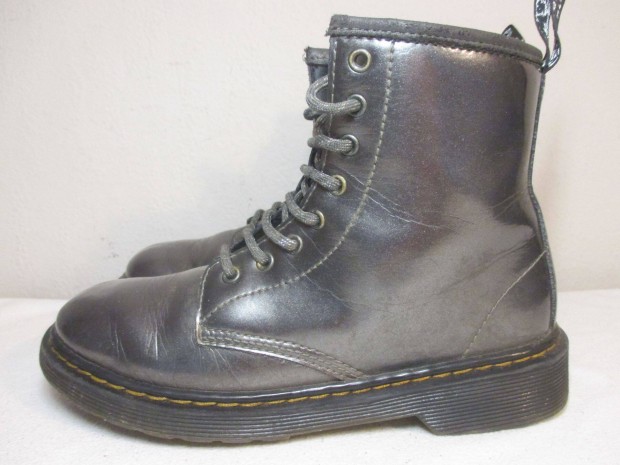 Dr. Martens 8 Eye gyerek bakancs 34-es