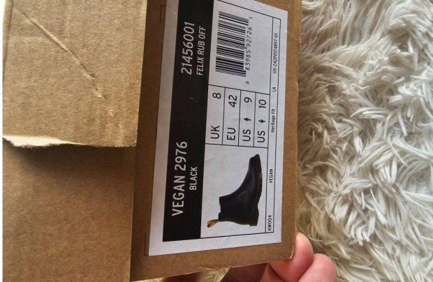 Dr. Martens Vegan 2976 j dobozos 42-es mret j dobozos Ha szeretn