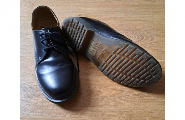 Dr. Martens flcip, 46-os