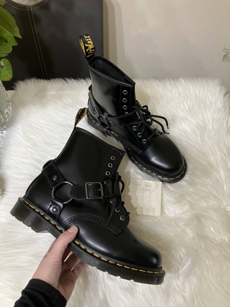 Dr. Martens uniszex Harness brbakancs