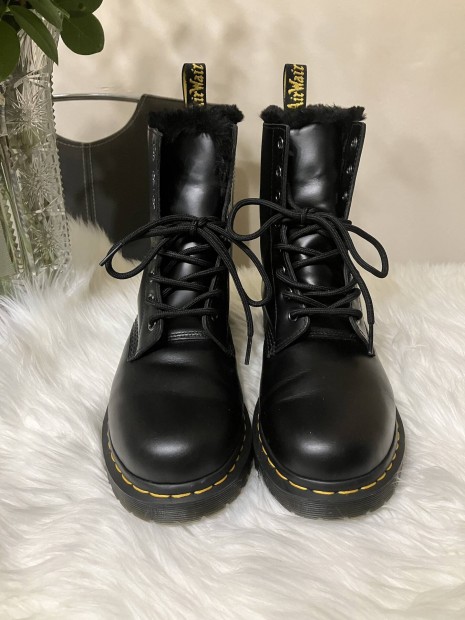 Dr. Martens uniszex valdibr bakancs