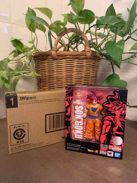 Dragon Ball SH Figuarts Event Exclusive Super Saiyan God Son Goku