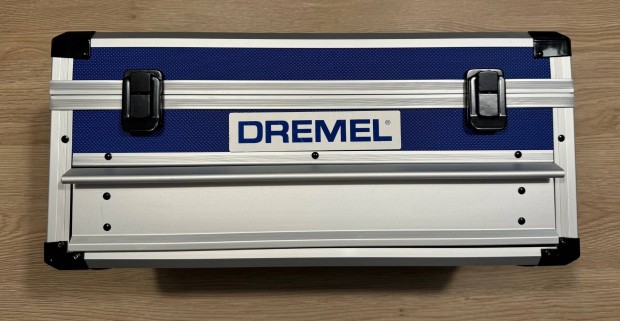 Dremel 8220 kszlet hordtska