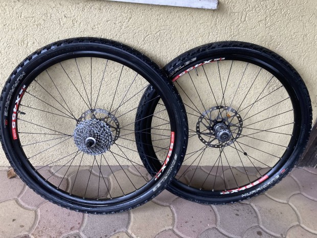 Dt swiss shimano lx kerkszett 26-os