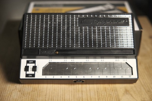 Dübreq Stylophone S-1 zsebszintetizátor szintetizátor