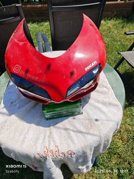 Ducati 848 fejidom lámpával