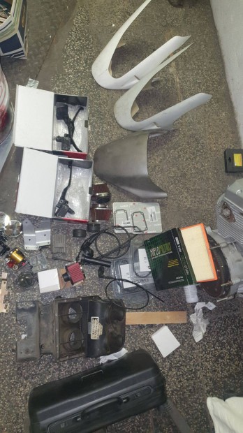 Ducati 900 special/600 monster alkatr�szek