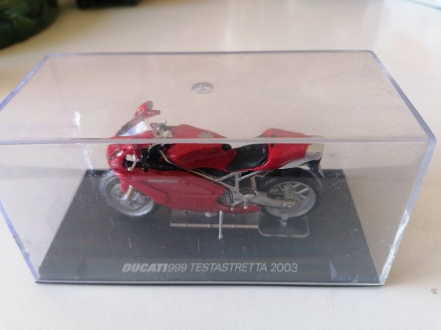 Ducati 999 Testastretta 2003 1/24