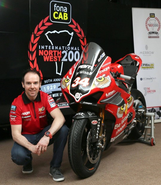 Ducati Be Wiser Racing Team pl (L) elad