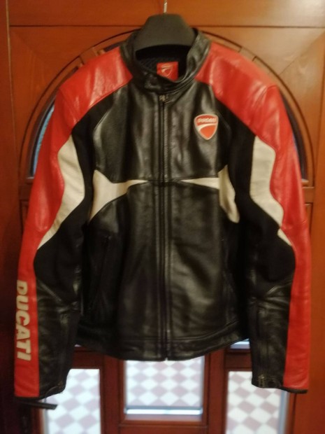 Ducati Dainese motoros kabt