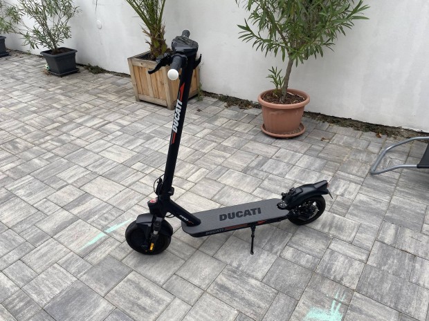Ducati E-Roller elad .