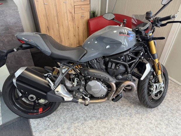 Ducati Monster 1200 S. Els Tulaj. Akci
