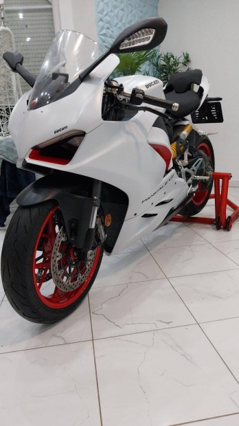 Ducati Panigale V2