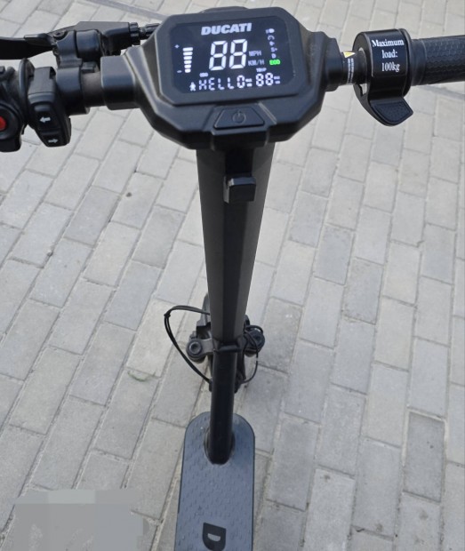 Ducati Pro 2 Evo Elektronos Roller, E-scooter