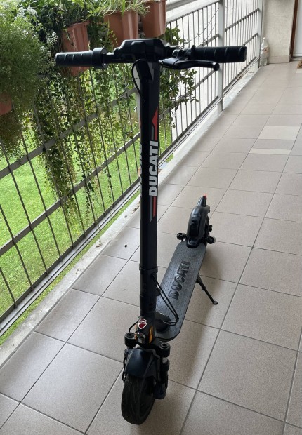 Ducati Pro-II Evo elektromos roller
