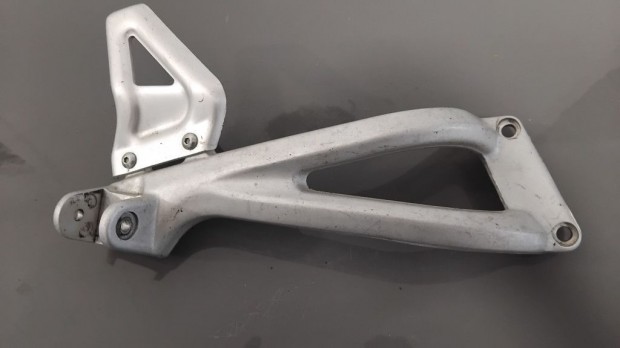 Ducati S2R Jobb h�ts� l�btart� konzol | 824.1.069.1A