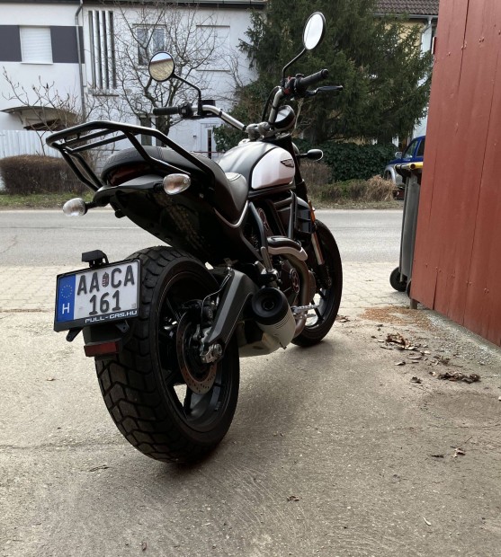 Ducati Scrambler Icon - Dark (Garancilis + Extra felszereltsg)