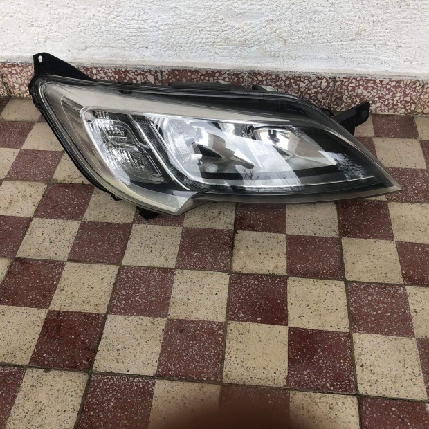 Ducato B. els� f�nysz�r� ledes