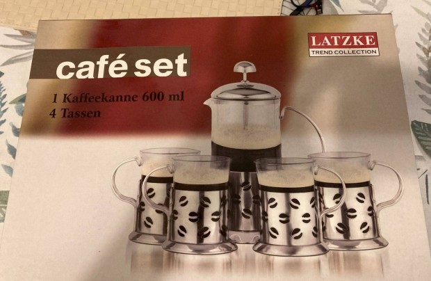 Dugattyús kávéfőző + 4 pohár