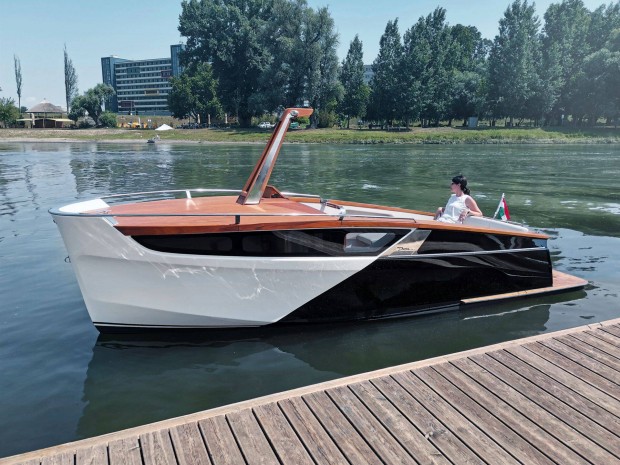 Duna 6.1 Cabin haj