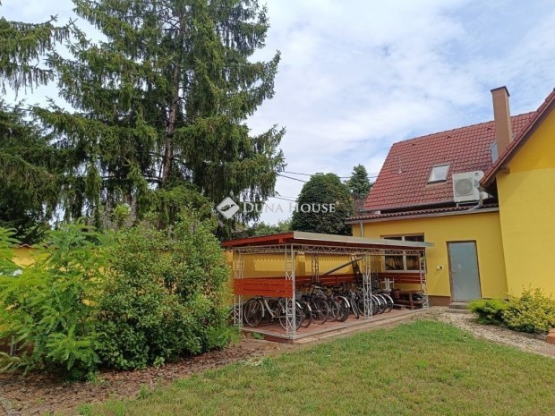 Duna k�zeli �zleti ingatlan