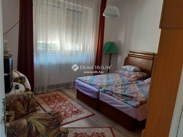 Dunaalm�si 195 nm-es h�z elad�