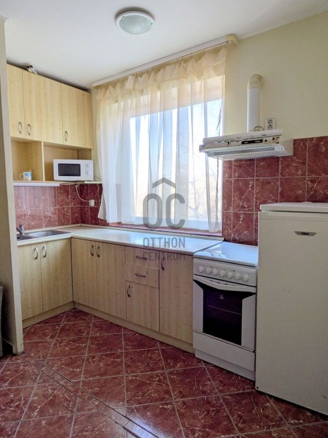 Dunaalm�si elad� t�gla t�rsash�zi lak�s