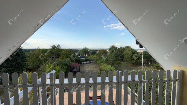 Dunaalm�son elad� Dunai panor�m�val h�z  telekkel.