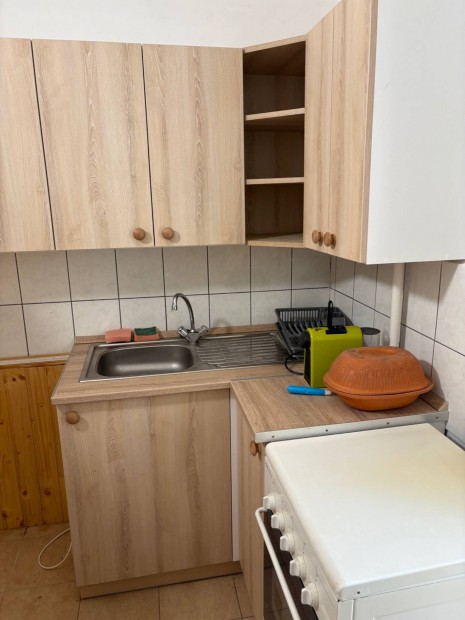 Dunafldvron csaldi hz hossztvra albrlt keres