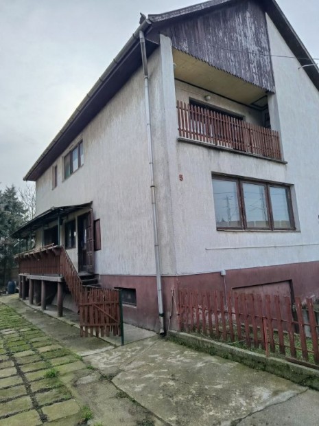 Dunaharaszti, Toldi Mikl�s �t k�zeli utca, 208 m2-es, 2 gener�ci�s,