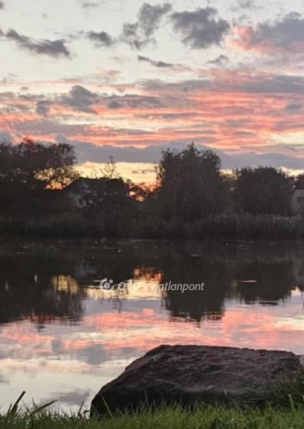 Dunaharasztii 68 nm-es h�z elad�