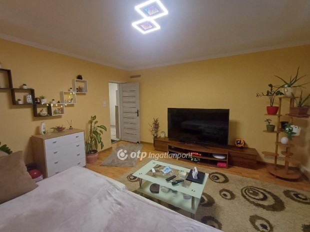 Dunaharasztii elad� 107 nm-es h�z