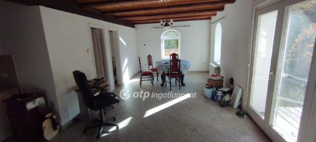 Dunaharasztii elad� 237 nm-es h�z