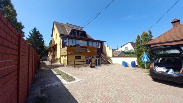 Dunakeszi, Dunakeszi-Gy�rtelep �llom�shoz k�zel, 550 m2-es, csal�di