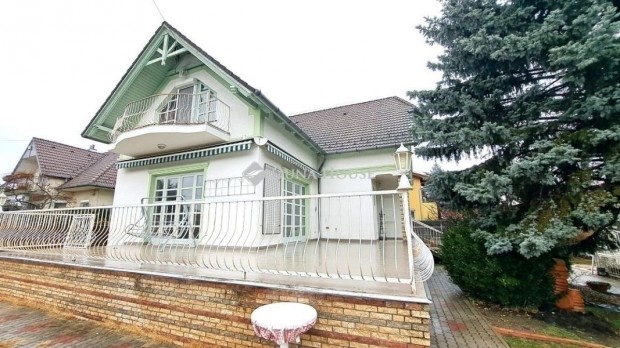 Dunakeszii 255 nm-es h�z elad�