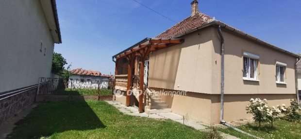 Dunaszegi eladó 80 nm-es ház