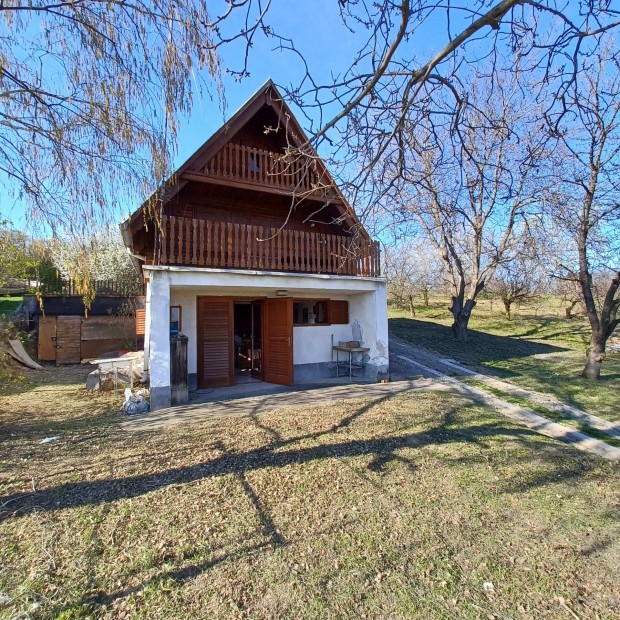 Dunaszekcs�n nyaral�+telek elad�