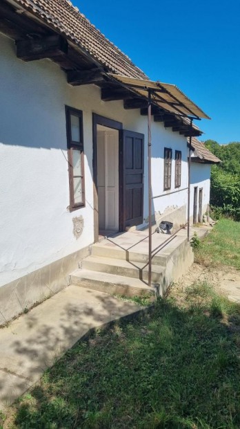 Dunaszentmikl�s, 2+1 szob�s  csal�di h�z elad�