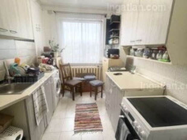 Dunajvros, Vrsmarty utca, 51 m2-es, 4. emeleti, trsashzi laks