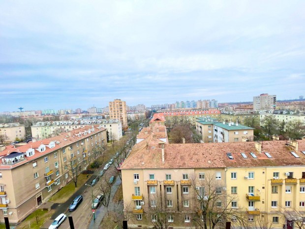 Dunaújváros belváros közeli erkélyes panel eladó