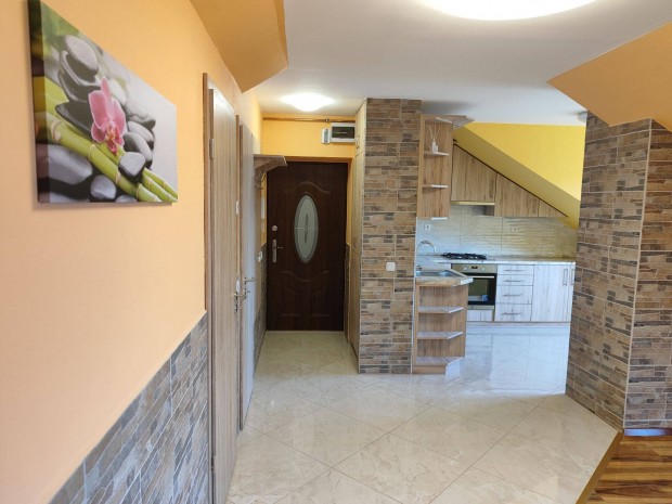 Duna�jv�rosban 2026-ban frissen fel�j�tott tet�t�ri lak�s elad�!